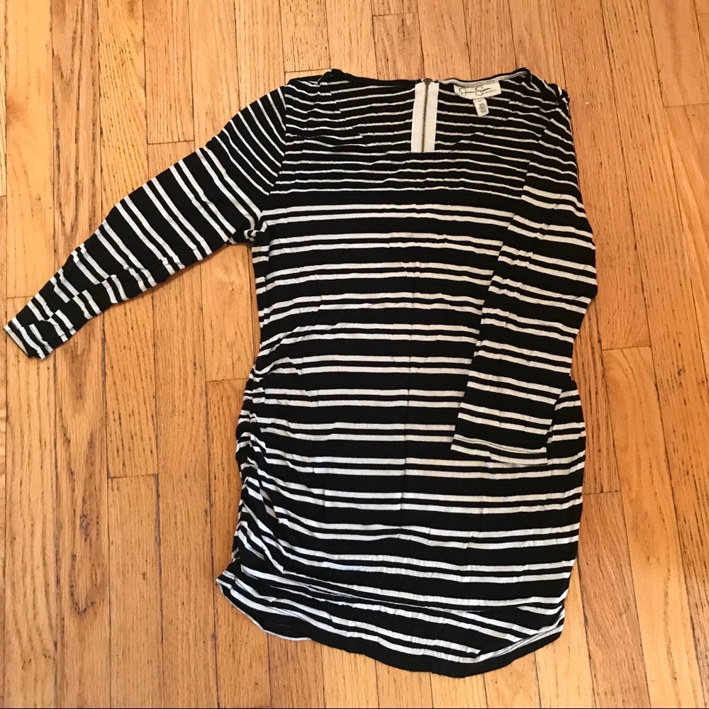 Jessica Simpson maternity top